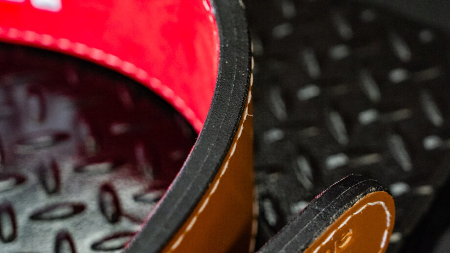 Width view of weightlifting belt