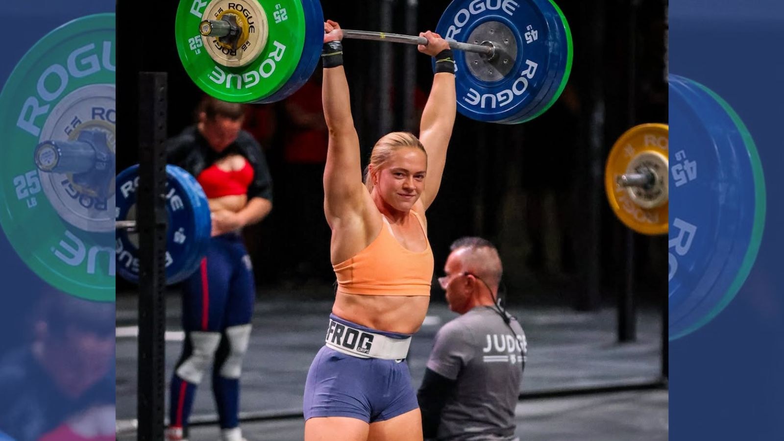 Hannah Black lifts triumphantly at the Torian Pro.